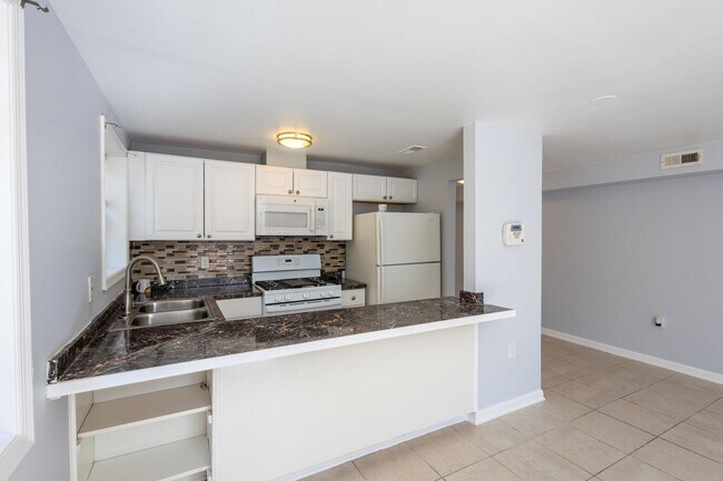 Building Photo - Charming 2 BR/1 BA Apartment in Washington...