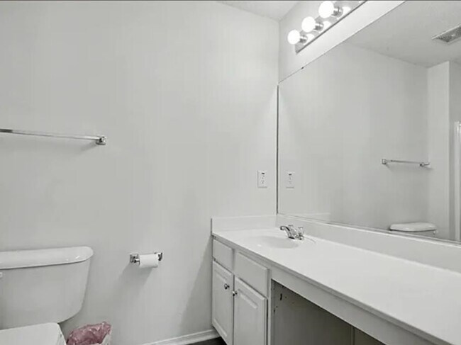 Building Photo - 113 Olde Towne Way
