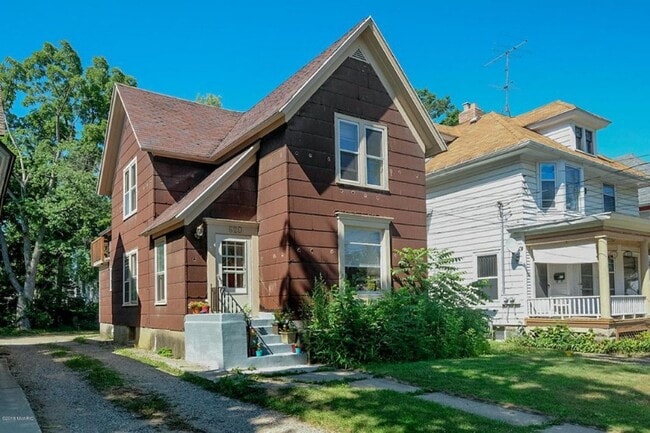 Building Photo - 620 Minor Ave