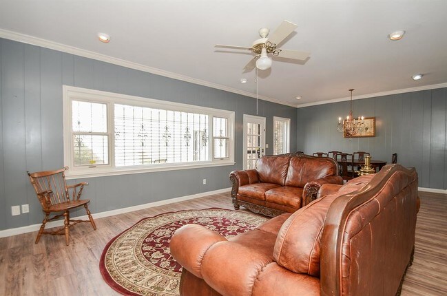 Building Photo - 8606 Oakford Dr