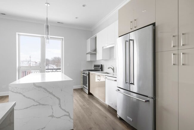 Building Photo - 6555 W North Ave