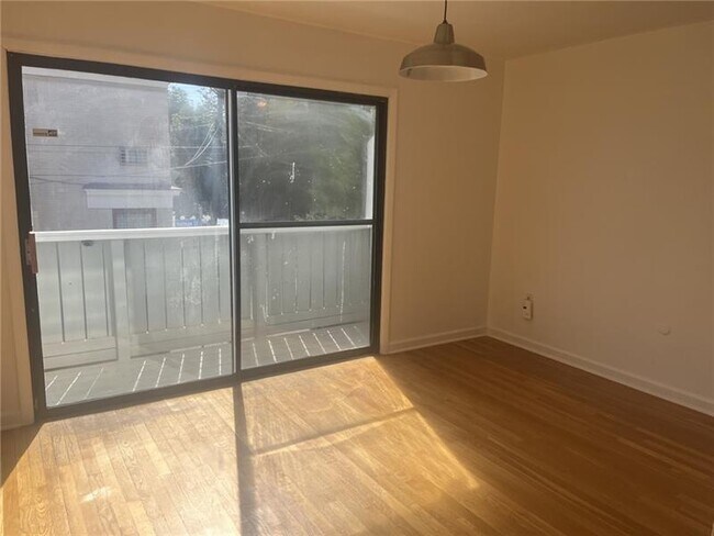 Building Photo - 332 Hailman St