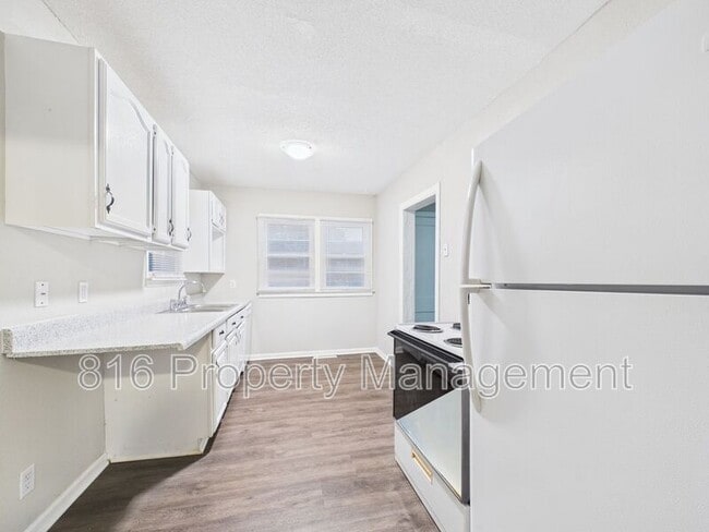 Building Photo - 115 Riley St