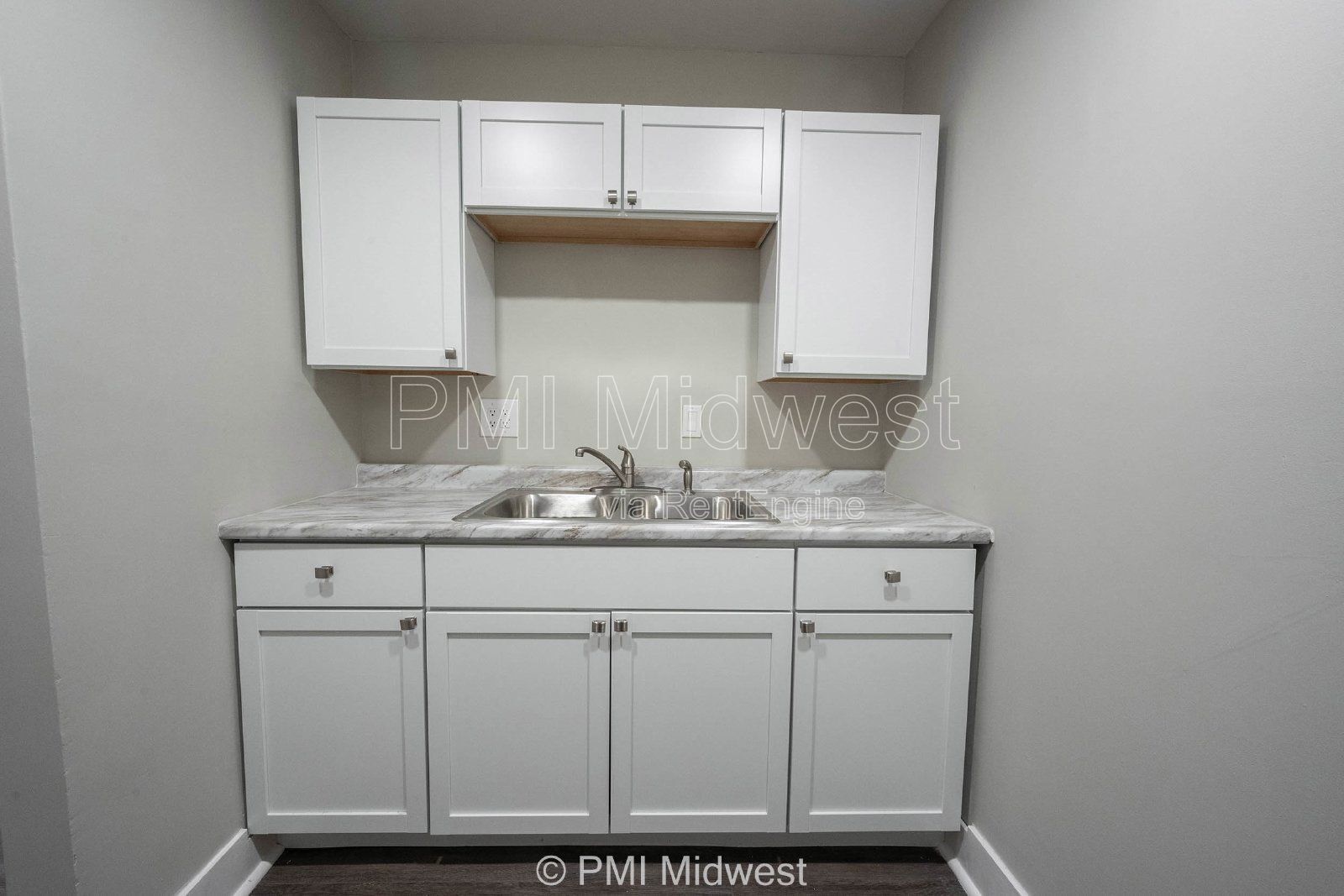 Building Photo - 2060 N Delaware St