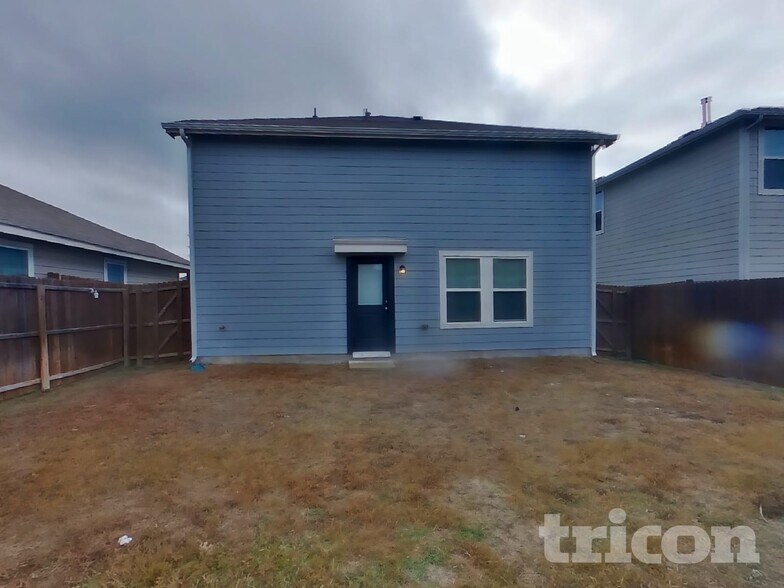 Building Photo - 5632 McClelland St