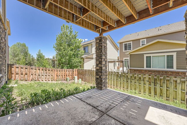 Building Photo - Large Beautiful Rental! Move in by next week!