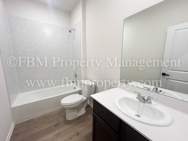 Building Photo - 935 Keystone Ct