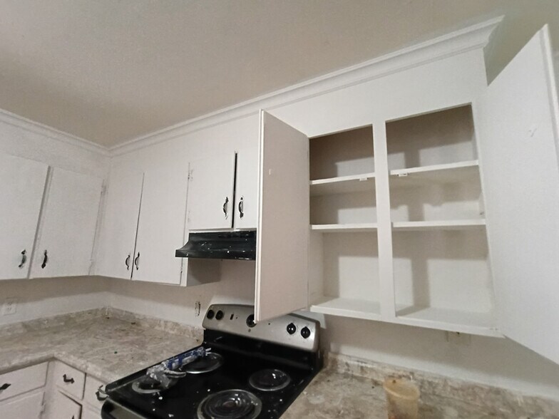 Building Photo - 14 Springbrook Cir