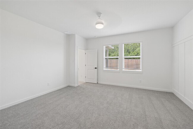 Building Photo - 4727 Bay Vista Dr