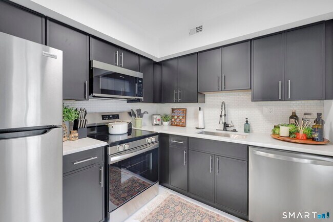 Building Photo - 62 Candlewood Dr