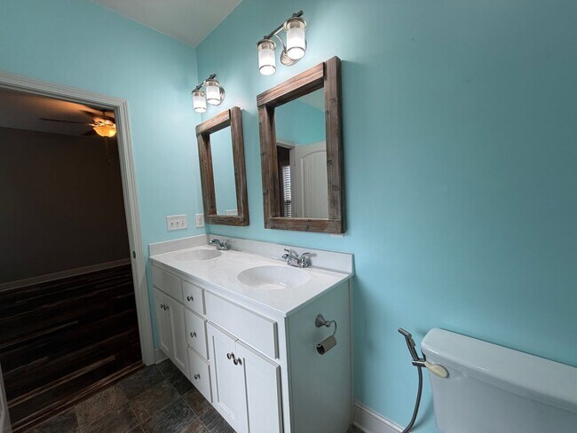 Building Photo - Nice 3/2 House with Bonus in Shannon- $2,850