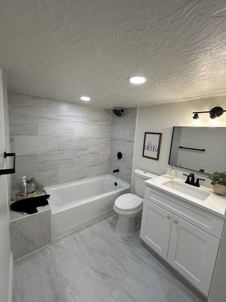 Building Photo - 7408 Ramanee Dr