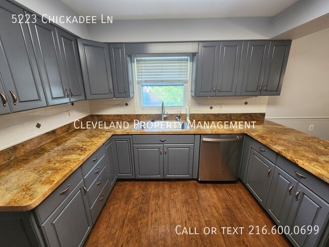 Building Photo - 5223 Chickadee Ln