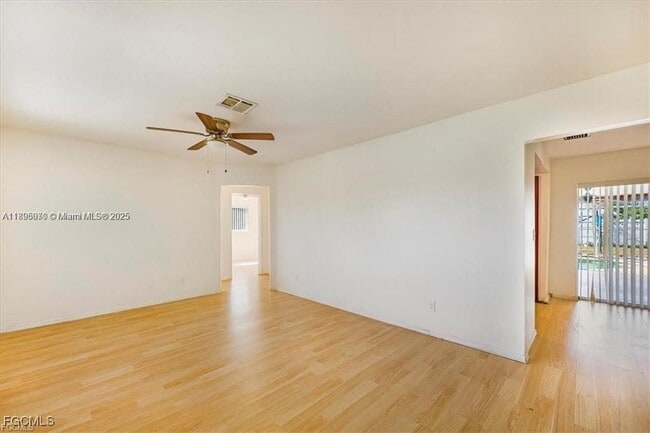 Building Photo - 915 SE 20th St