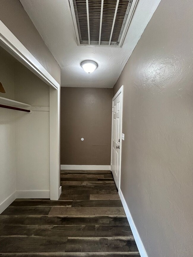 Building Photo - 508 El Vista Ave