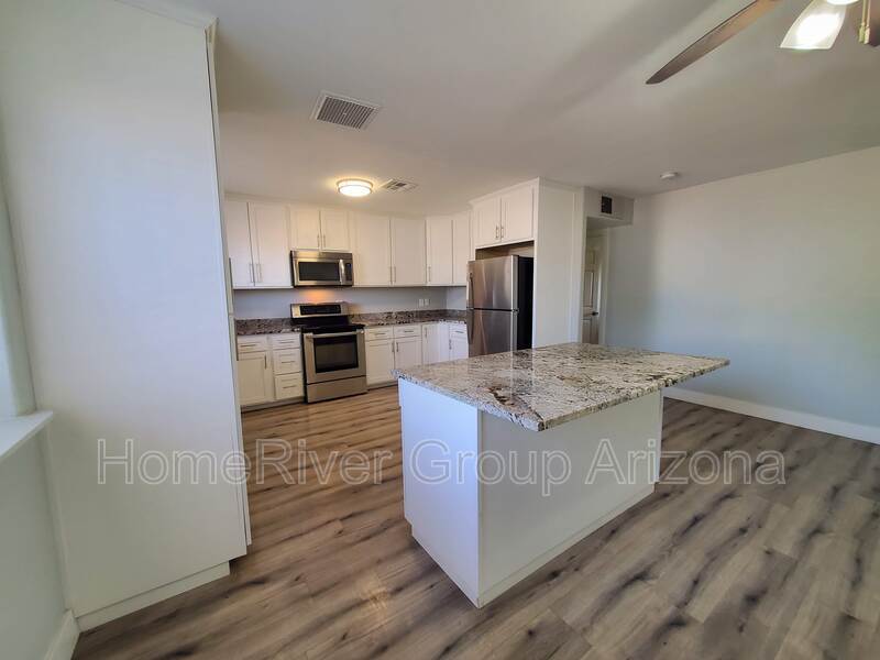 Building Photo - 4023 N 80th Dr