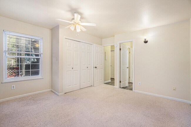 Building Photo - 1339 Village Park Ct