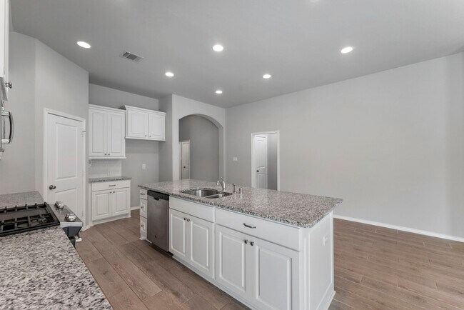 Building Photo - 156 Buckeye Dr