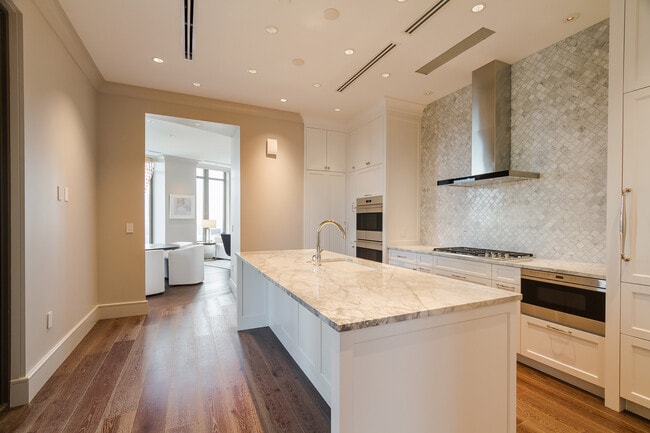 Building Photo - 3376 Peachtree Rd