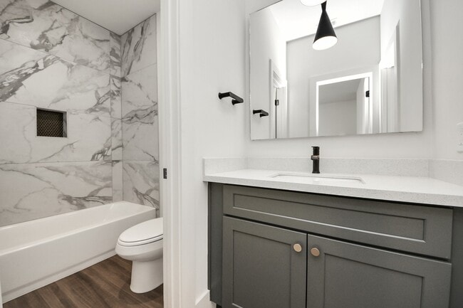 Building Photo - 6018 Knox St