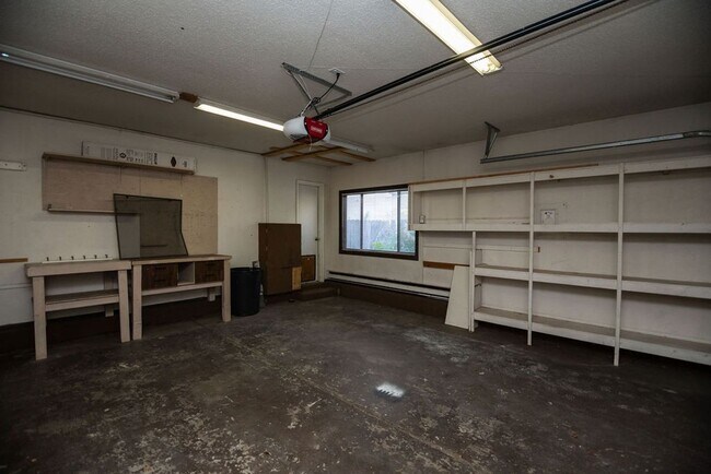 Building Photo - Spacious 4 Bedroom in Mid-Town Fort Collins