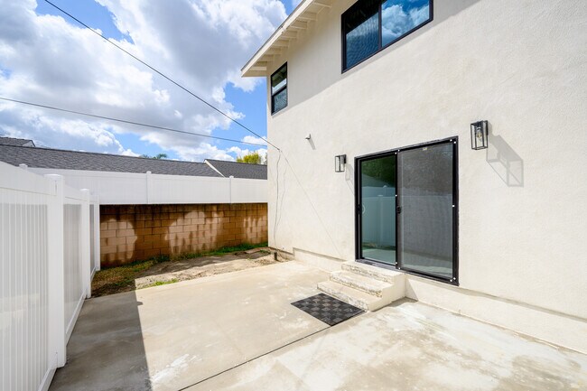 Building Photo - 1236 N Reese Pl