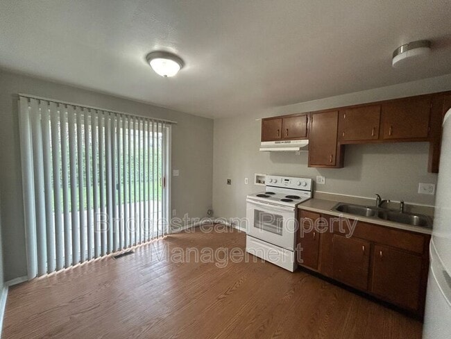 Building Photo - 4952 Leeper St