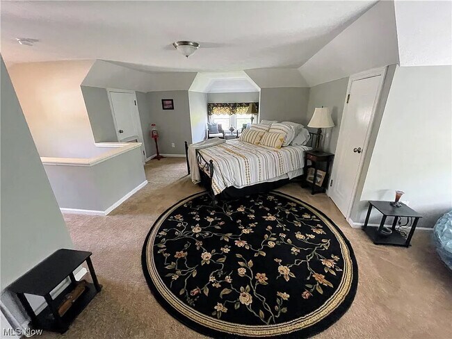 Building Photo - 2086 Marlindale Rd