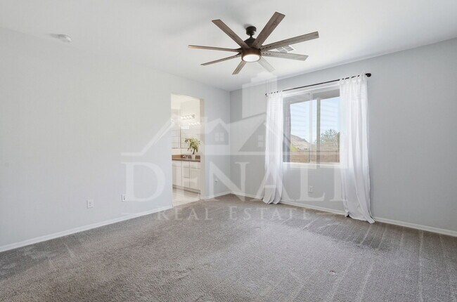 Building Photo - 4220 S Macy Cir
