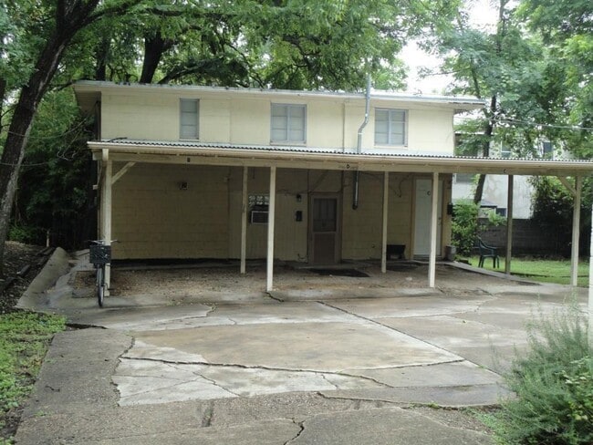 Building Photo - 3205 Grooms St