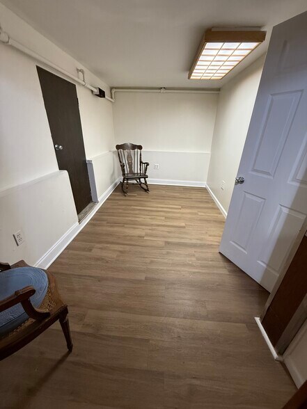 Building Photo - 18 Porter Rd