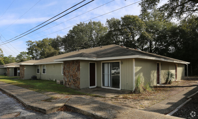 Building Photo - Pineywood Apartments