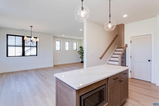 Building Photo - 91 Willow Creek Dr