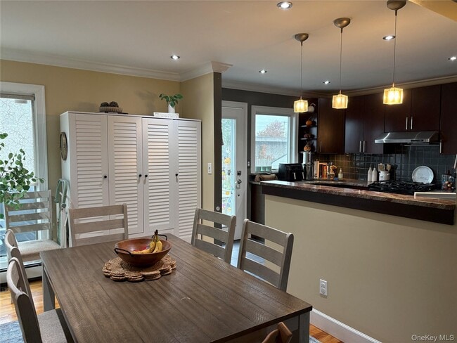 Primary Photo - 3610 Ionia St