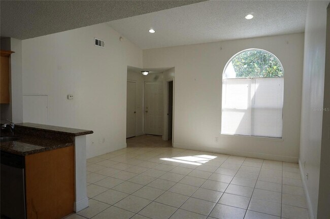 Building Photo - 2584 Grassy Point Dr
