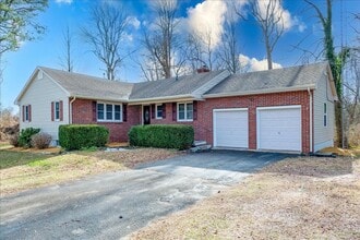 Building Photo - Charming, recently renovated 3-bed, 2.5 bath Ranch for rent in Milford, $2,200/month. Available e...