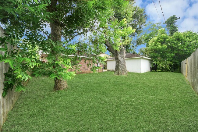 Building Photo - 9126 Willow Meadow Dr