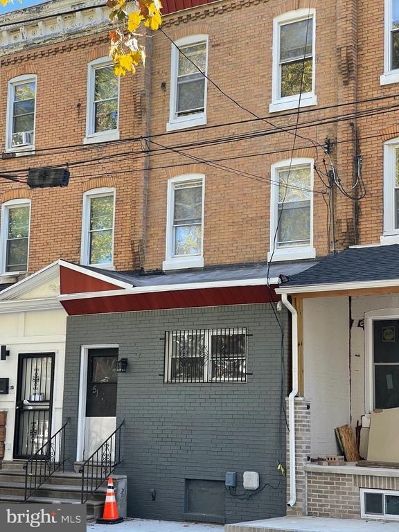 Primary Photo - 5122 Arch St