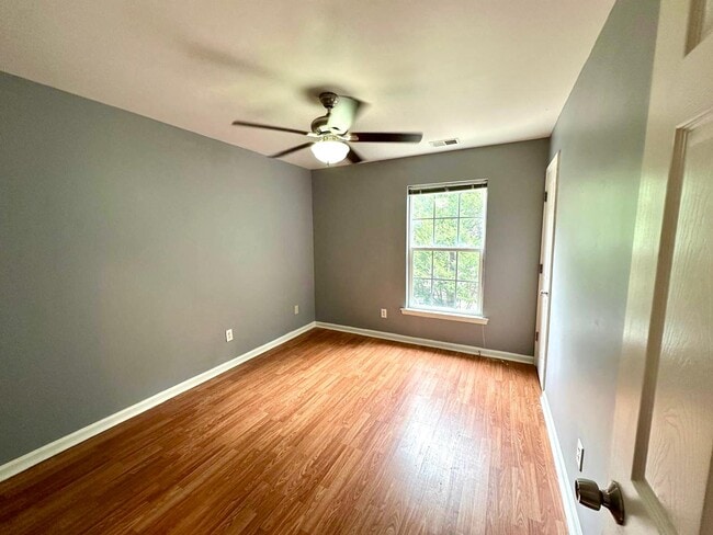 Building Photo - 2029 Chinabrook Ct