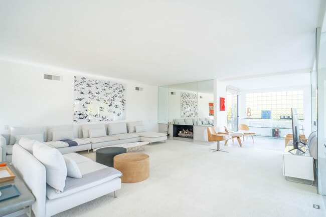 Building Photo - 75810 Altamira Dr