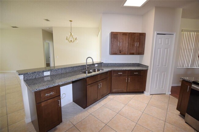 Building Photo - 510 Bromley Ct