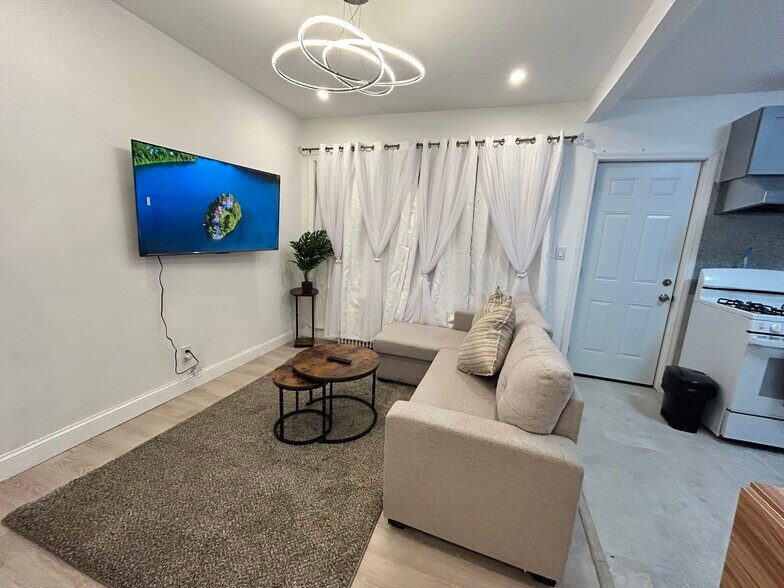 Building Photo - 8526 167th St