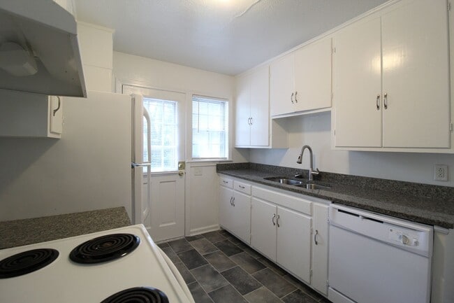 Building Photo - 2 Bedroom 1 Bath Duplex In The Waldo Area