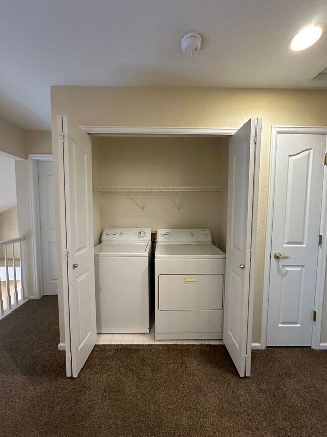 Building Photo - Beautiful 2BD/2.5BA Lafayette Home!