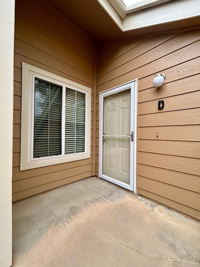 Building Photo - 6054 Gunbarrel Ave