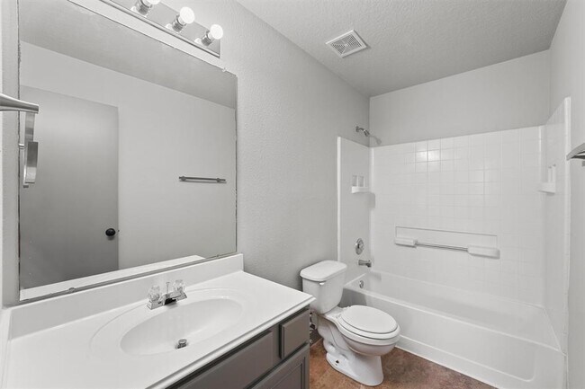 Building Photo - 26884 Wellington Ct