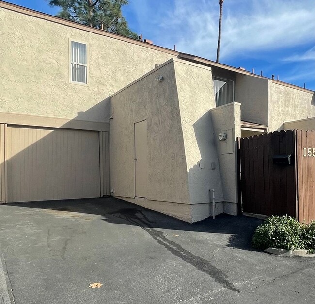 Building Photo - Todd Ranch Condo Welcome to the Todd Ranch Condo, 3-bedroom, 2-bathroom home located in the vibra...