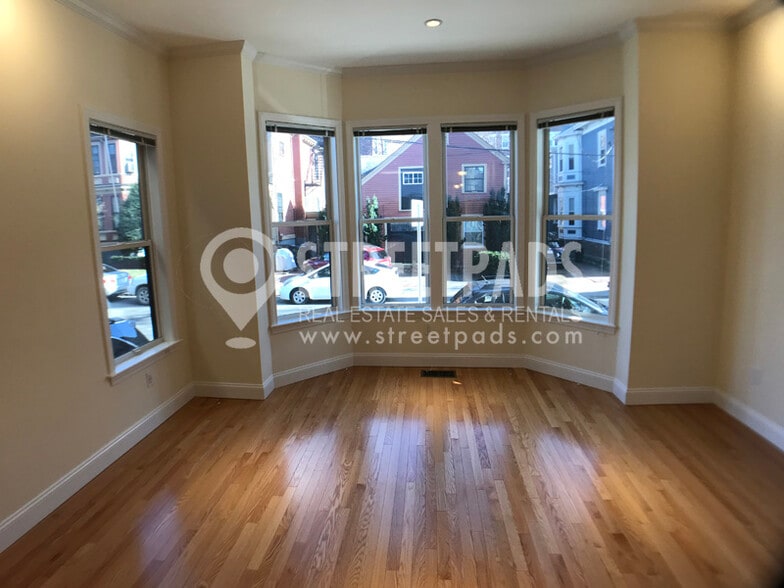 Building Photo - 15 Langdon St