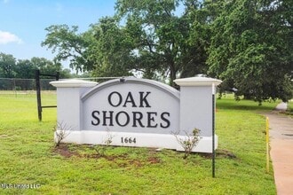 Building Photo - 1664 Beach Blvd