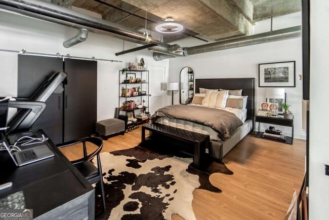 Building Photo - 260 18th St NW